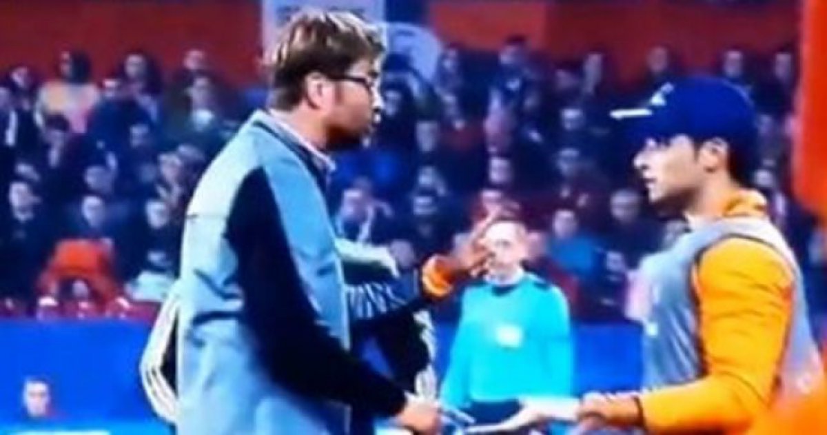 Klopp žestoko napao skupljača lopti