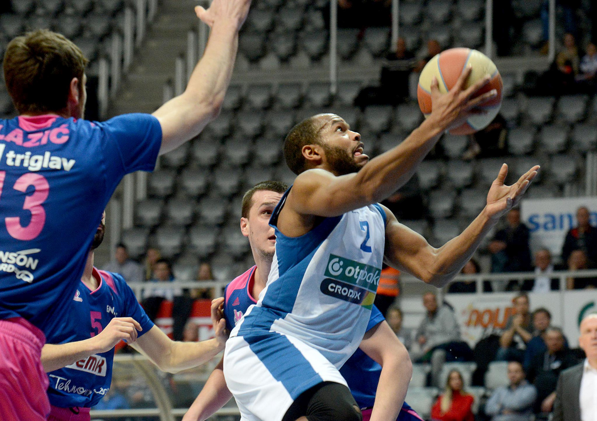 Knowles nosio Zadar do pobjede, Zvezda potvrdila prvo mjesto
