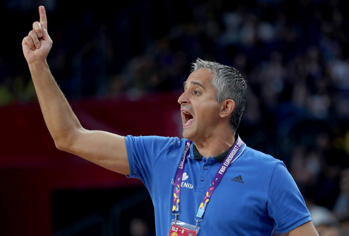 SRBIN NA KLUPI SUNSA Kokoškov je prvi neamerički trener u povijesti NBA lige