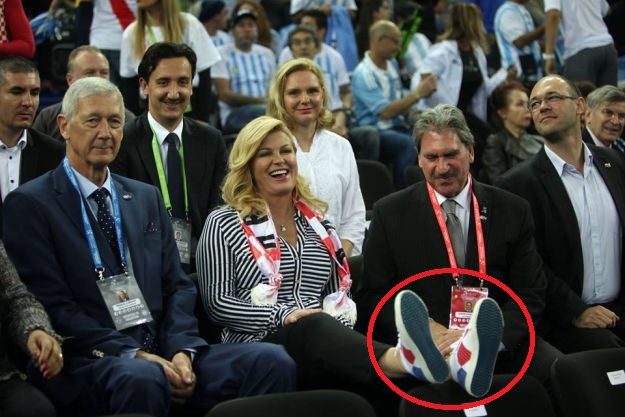 FOTO Evo na čiju stolicu je Kolinda digla noge