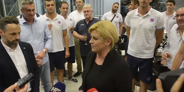 VIDEO Dubrovnik gorio na dočeku zlatnih Jugaša, prvake Europe pozdravila i Kolinda