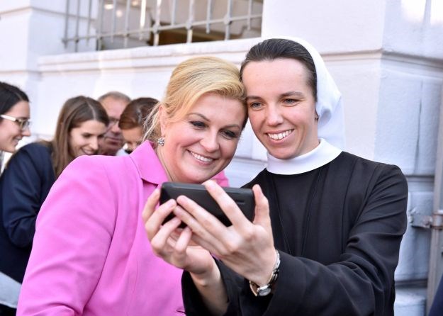 Kolinda se javila mladom hrvatskom rokeru, pogledajte što mu je napisala