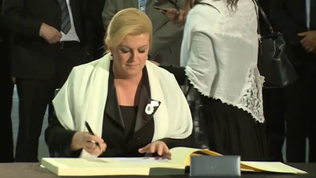 Majke Srebrenice Kolindi: Dobro došla kraljice Balkana