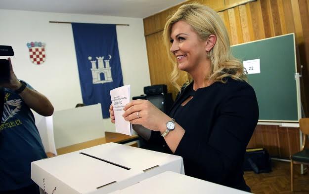 Kolinda promijenila frizera? Predsjednica s novom frizurom izašla na biralište