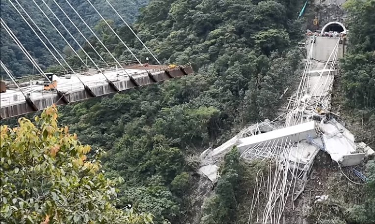 VIDEO Najmanje 10 poginulih u urušavanju mosta u Kolumbiji