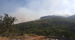 Požar u Konavlima je i dalje aktivan, približio se na 500 metara od naselja
