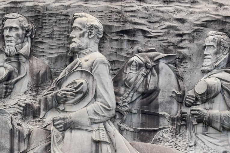 Sveučilište u Teksasu uklonilo spomenike Konfederaciji: "Oni su simbol bjelačke nadmoći"