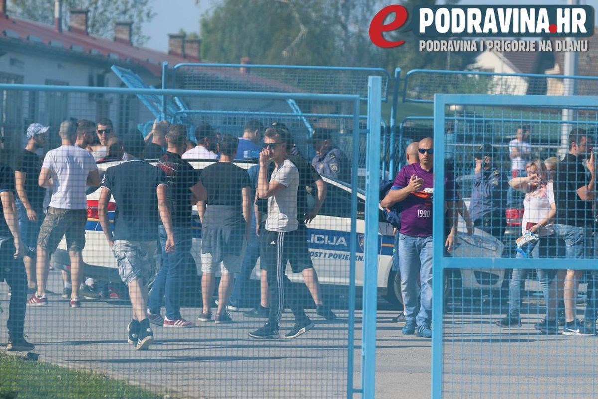 NEREDI U KOPRIVNICI Policija navijače domaćih i Varteksa prskala suzavcem,  nastradalo i dijete