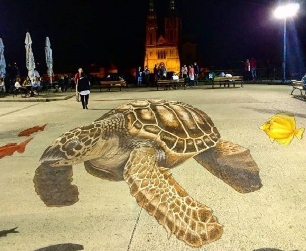 FOTO Velika morska kornjača na Gradecu brzo je postala zagrebačka atrakcija