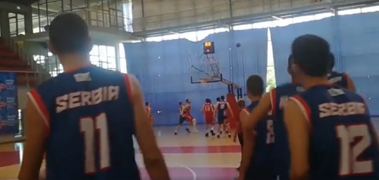 NEMA POMOĆI Hrvatski košarkaši OPET izgubili od Srbije tricom u zadnjoj sekundi