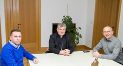 Sisački biskup Košić ugostio osuđenog ratnog zločinca Kordića i optuženika za ratne zločine Jelića