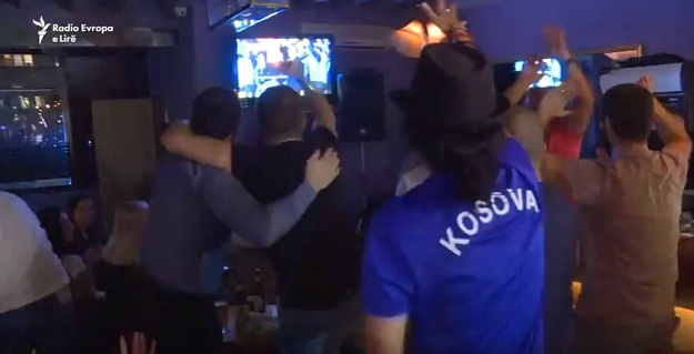 VIDEO Noć koju će Kosovo pamtiti: Nezapamćene scene slavlja i ponosa u Prištini