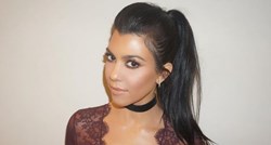Kourtney Kardashian luda je za H&M čizmama koje koštaju 400 kuna