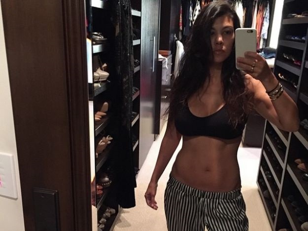 Kardashianka pokazala isklesan trbuh nakon poroda