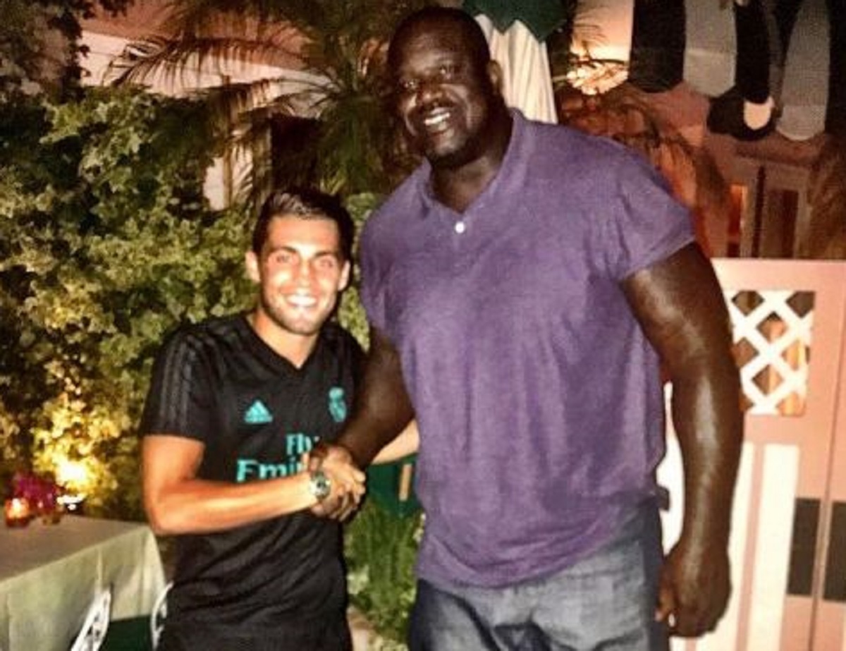 TKO JE OVAJ PORED MALOG KOVE? Slikao se s "pola metra" višom NBA legendom