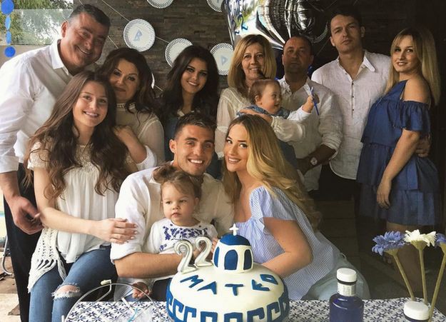 Mateo Kovačić proslavio rođendan s Modrićem, a poglede je privlačila prelijepa Izabel