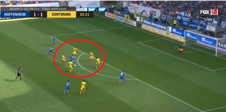 A GOVORILI SU MU DA JE SEBIČAN Kramarić okružen petoricom namješta gol za Ligu prvaka