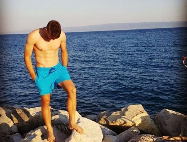 Zapalio Instagram fotkom sa splitske plaže: "Ti si definitivno naš najzgodniji nogometaš"