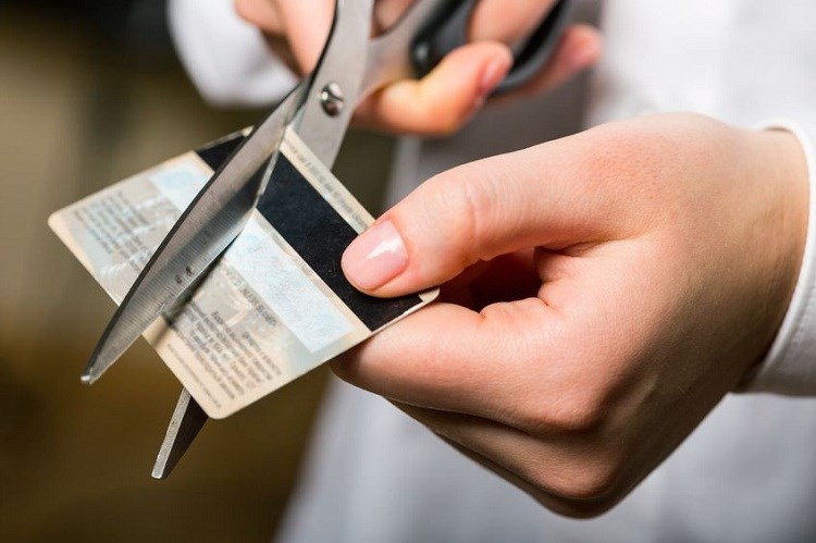 Poznaniku u Zagrebu ukrao kreditne kartice pa potrošio više od 10.000 kuna