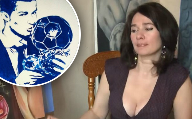 VIDEO Čestitala Ronaldu na Zlatnoj lopti - portretom koji je naslikala grudima