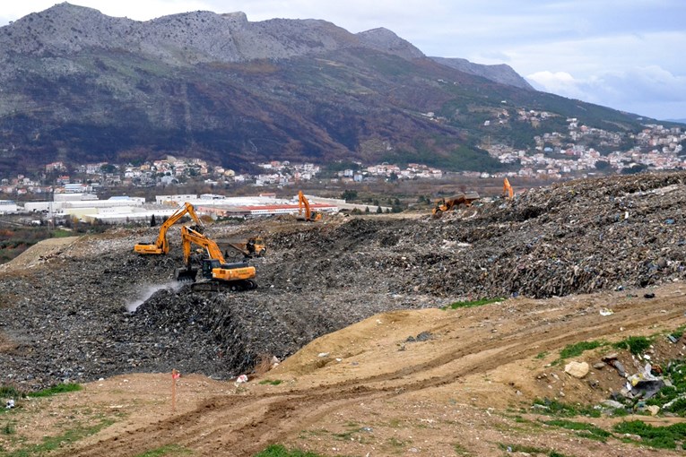 Prekidaju se radovi na Karepovcu za vrijeme blagdana, smeće neće kopati ni kada dođu turisti