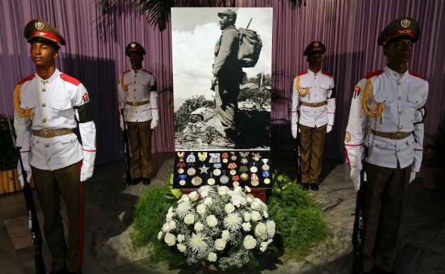 Tisuće Kubanaca odaju posljednju počast Fidelu Castru