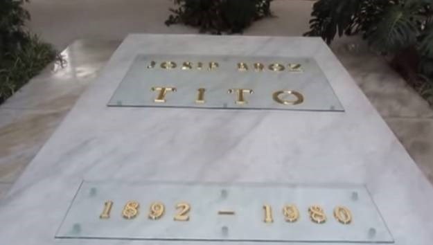Kuća cvijeća: Tisuće štovatelja iz svih dijelova bivše Jugoslavije proslavilo Titov rođendan
