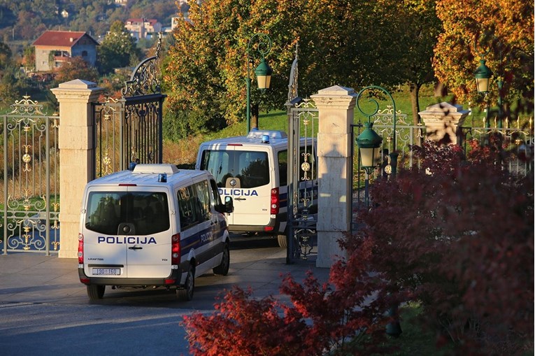Policija već drugi dan pretresa Todorićev dvorac, Hrvoje Balent još je u njemu