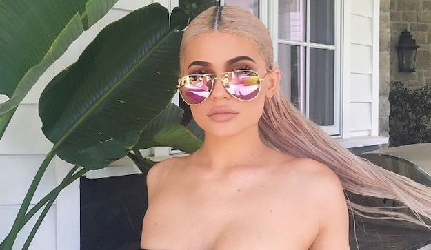 Sad je stvarno pretjerala? Pogledajte seksi fotku koju je Kylie Jenner obrisala s Instagrama