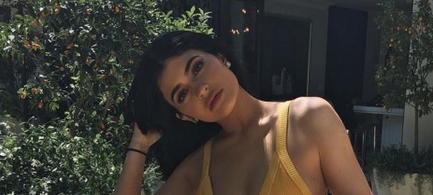Koja Kim? Kylie se uvukla u minijaturni bikini i pokazala bujne obline
