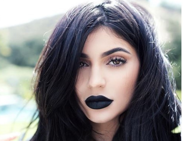 FOTO Kylie Jenner se hvali uspjehom, a hejteri je pljuju: "Usne nisi imala do prošle godine"