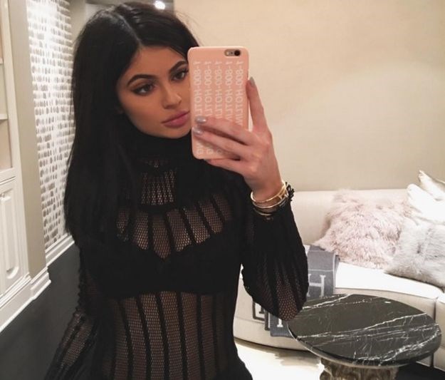 "Kardashiani štuju vraga": Internet poludio zbog bizarne fotke Kylie Jenner