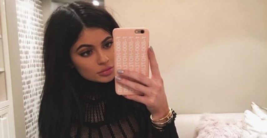 "Kardashiani štuju vraga": Internet poludio zbog bizarne fotke Kylie Jenner