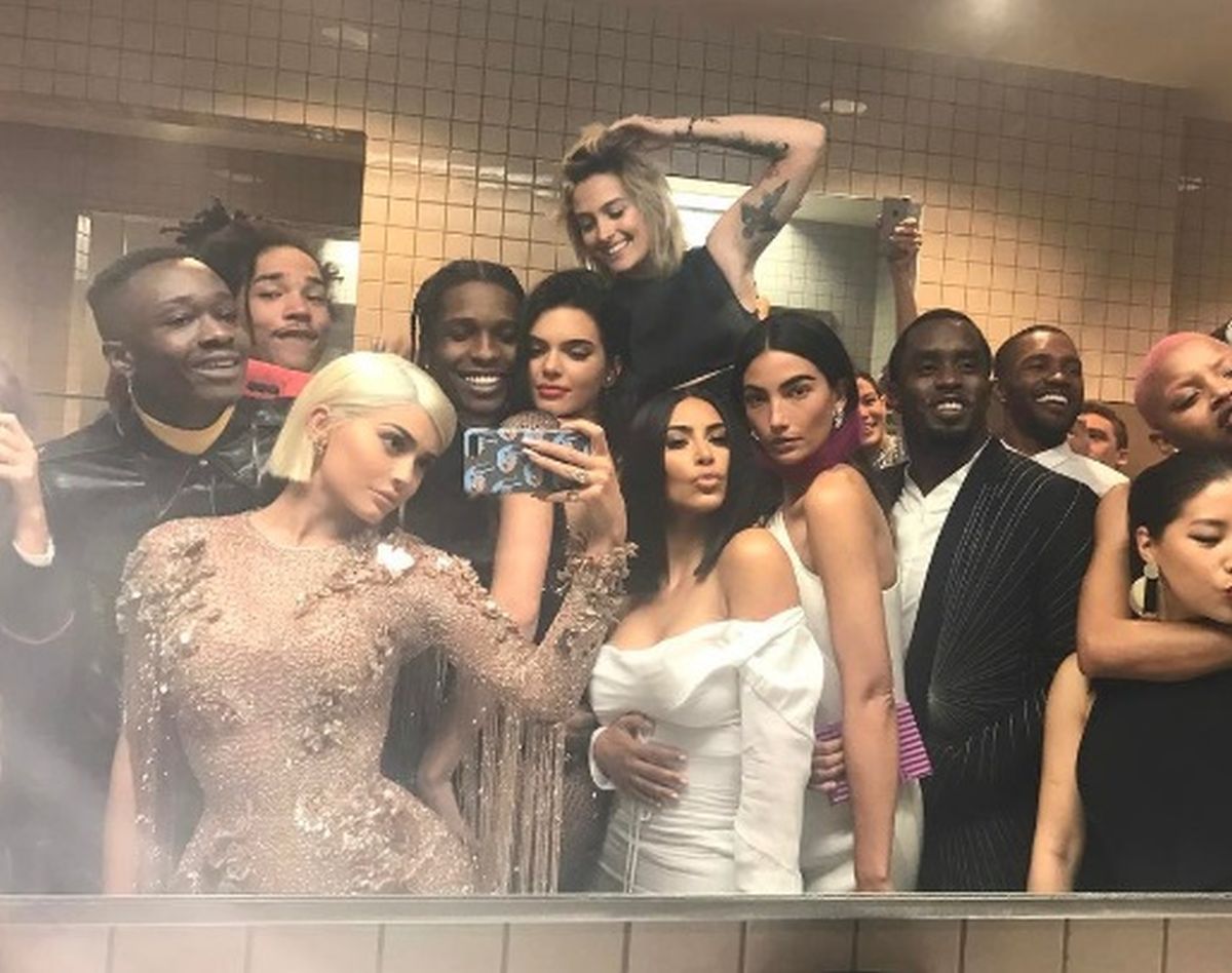 Kylie Jenner ovim je selfiejem prekršila veoma važno pravilo Met Gale