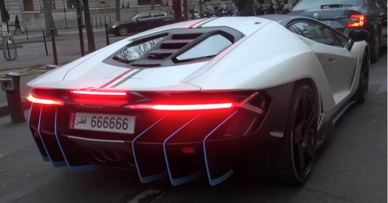 VIDEO Pariz zapalio super rijetki Lamborghini vrijedan 1,8 milijuna eura