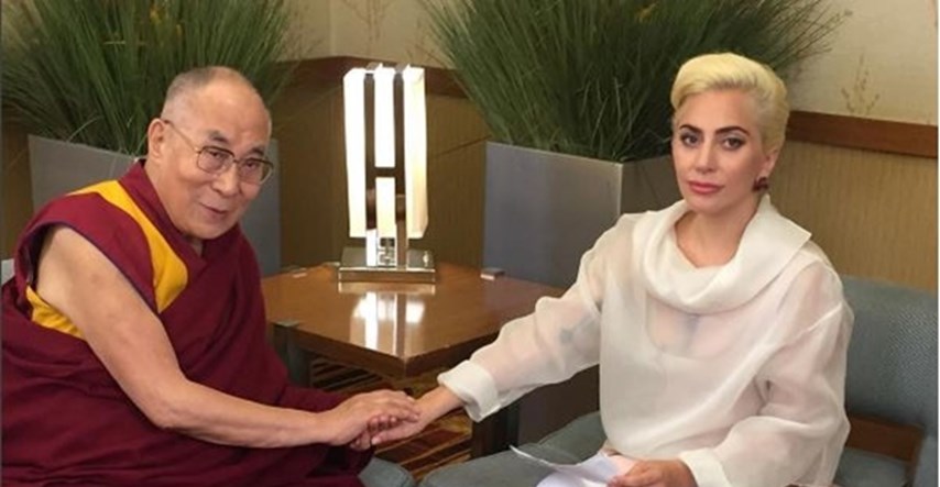 VIDEO Razbjesnila kineske fanove: Lady Gaga se susrela s Dalai Lamom