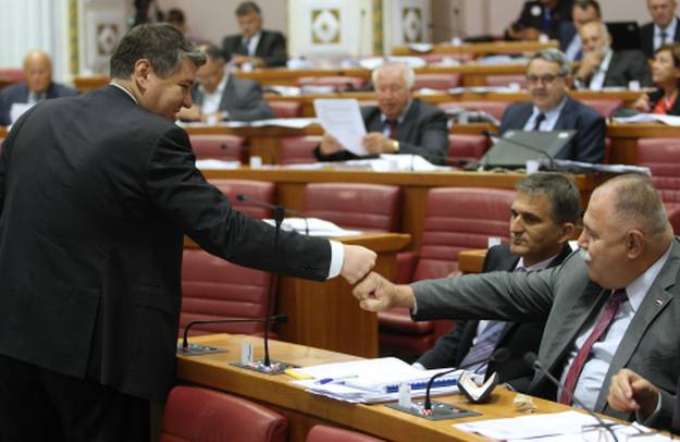 Marić: Vujčič se svako jutro budi s drugom brojkom o financijskim učincima "zakona o švicarcima"