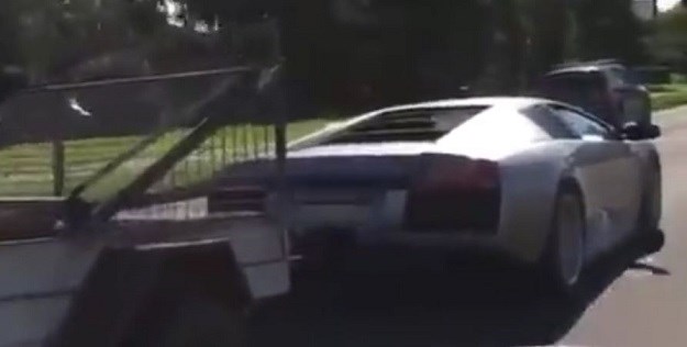 VIDEO Pogledajte što ovaj majstor prevozi Lamborghinijem