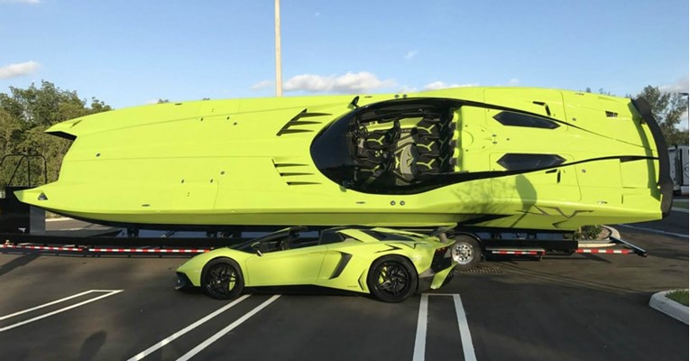 FOTO, VIDEO Pakleni duo u prodaji: Aventador je jedan od najbržih na kopnu, a trkaći katamaran na moru