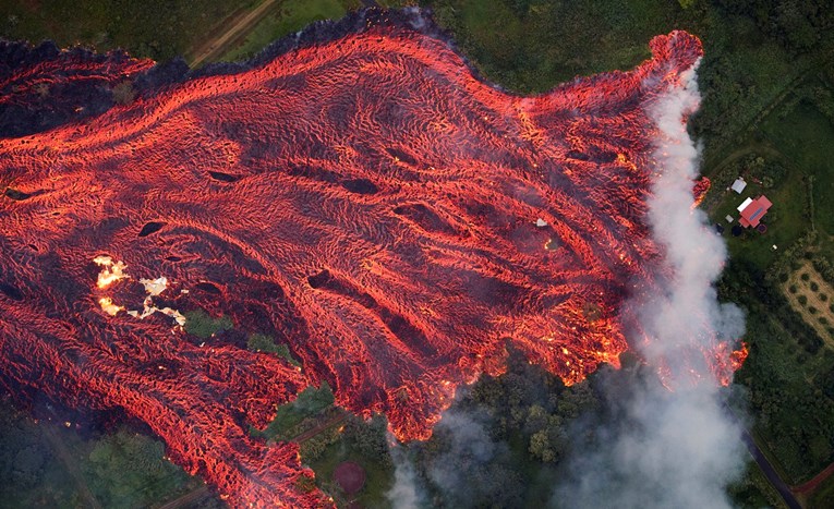 Havajski vulkan žestoko izbacuje lavu, hoće li presjeći autoput i spriječiti evakuaciju ljudi?