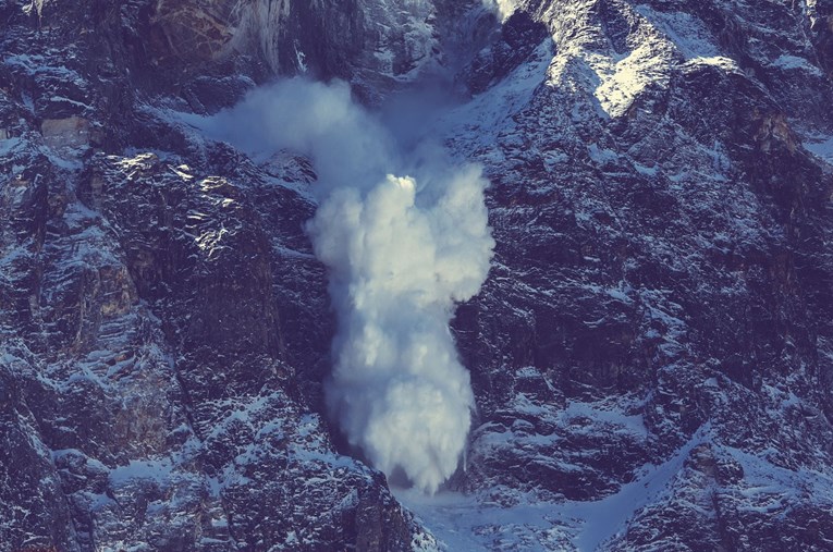 Na Mont Blancu proglašena maksimalna opasnost od lavina, u tijeku evakuacija skijališta Chamonix