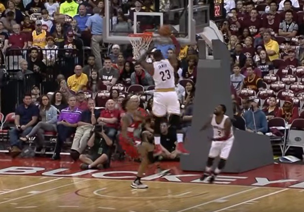 Sjećate li se blokade koja je obilježila NBA finale? LeBron ju je ponovio