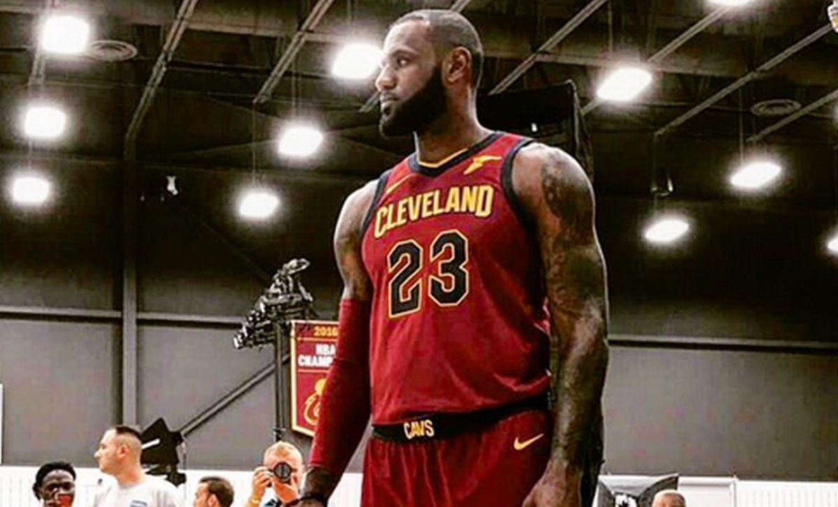 Klečanje više nije dovoljno: LeBron James poručio Trumpu da Ameriku vode njezini građani