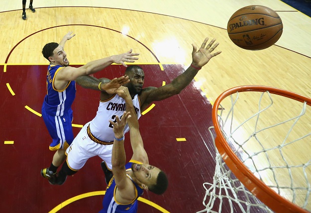 VELIČANSTVENI POVRATAK CAVSA Briljantni LeBron i nevidljivi Curry
