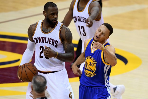 Veličanstveni LeBron izludio Curryja i gotovo sam donio Clevelandu sedmu utakmicu finala