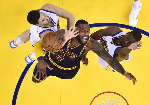Ludnica u Clevelandu: Monstruozni LeBron i nedraftirani Australac ponovno srušili Golden State