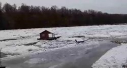 VIDEO Ledena Drava odnijela drvenu kuću, scena izgleda kao iz filma katastrofe