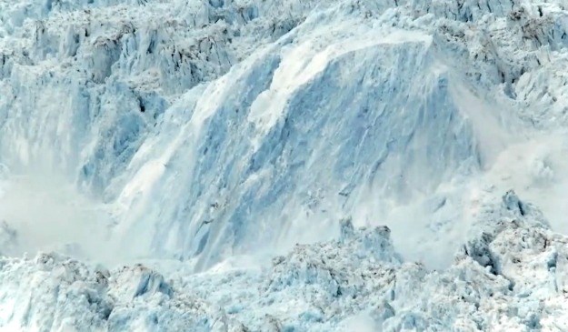 Spektakularan snimak pucanja ogromnog ledenjaka