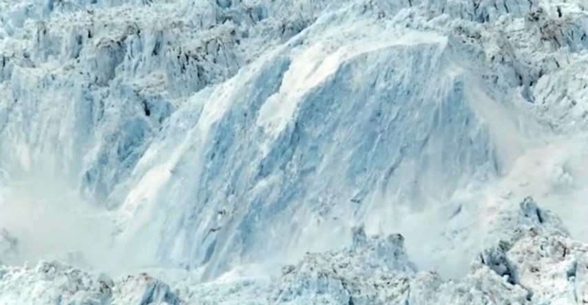 Spektakularan snimak pucanja ogromnog ledenjaka