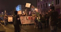 U divljanju desničara u Leipzigu više od 100 uhićenih: Razbijali trgovine, restorane, kafiće...